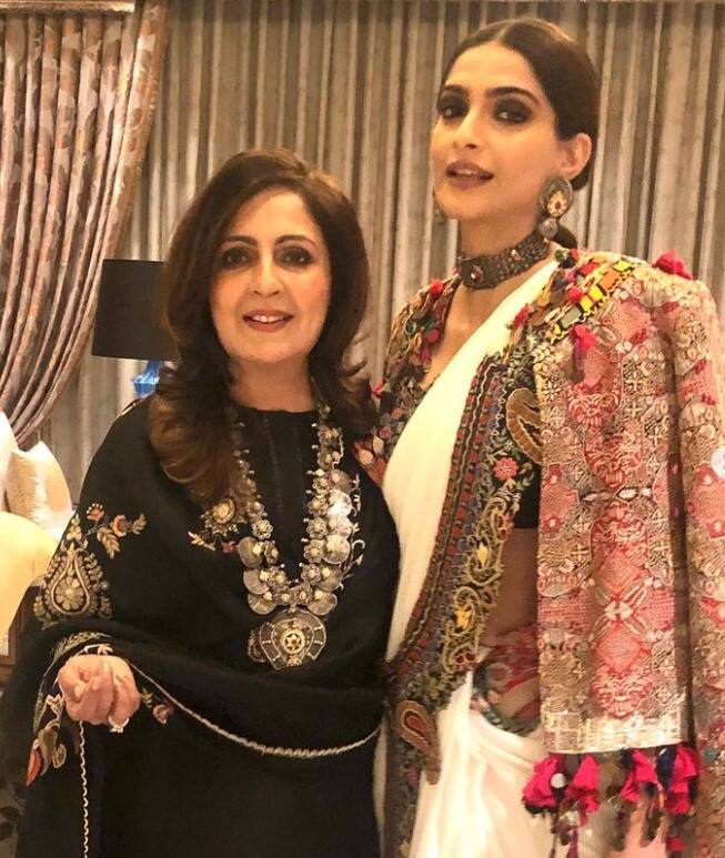 सोनम कपूर अपनी सास प्रिया आहूजा के साथ स्पेशल बॉन्ड शेयर करती हैं.