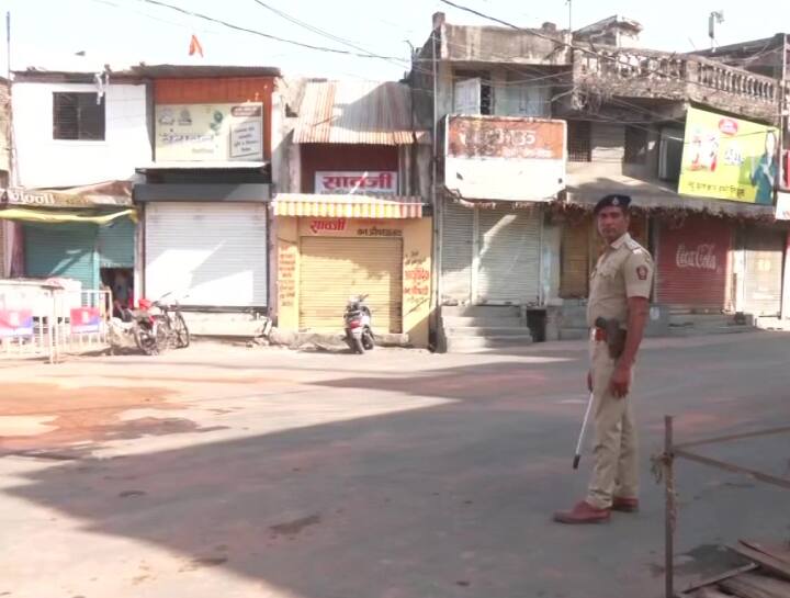 Akola Violence Update: Maharashtra Police Detained 26 people after violent clash between two groups in Akola Akola Violence: महाराष्ट्र के अकोला में बवाल, हिंसक झड़प के बाद कई गाड़ियां फूंकी, पुलिस ने 26 लोगों को किया डिटेन