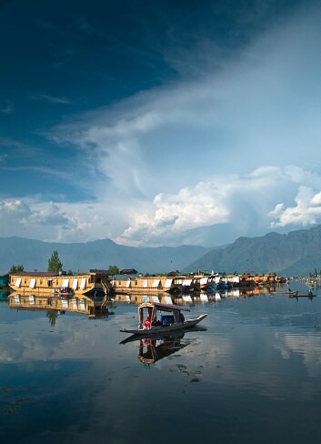 5 Magnificent Lakes In Kashmir That You Must Check Out Before Your Next Trip