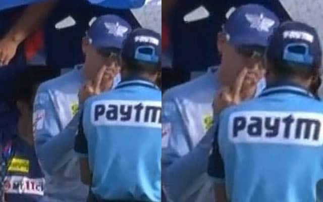 watch LSG andy flower shows middle finger to umpire in live match IPL 2023 IPL 2023 : लखनौच्या प्रशिक्षकाचे  लाजीरवाणं कृत्य, पंचांना दाखवली मिडल फिंगर