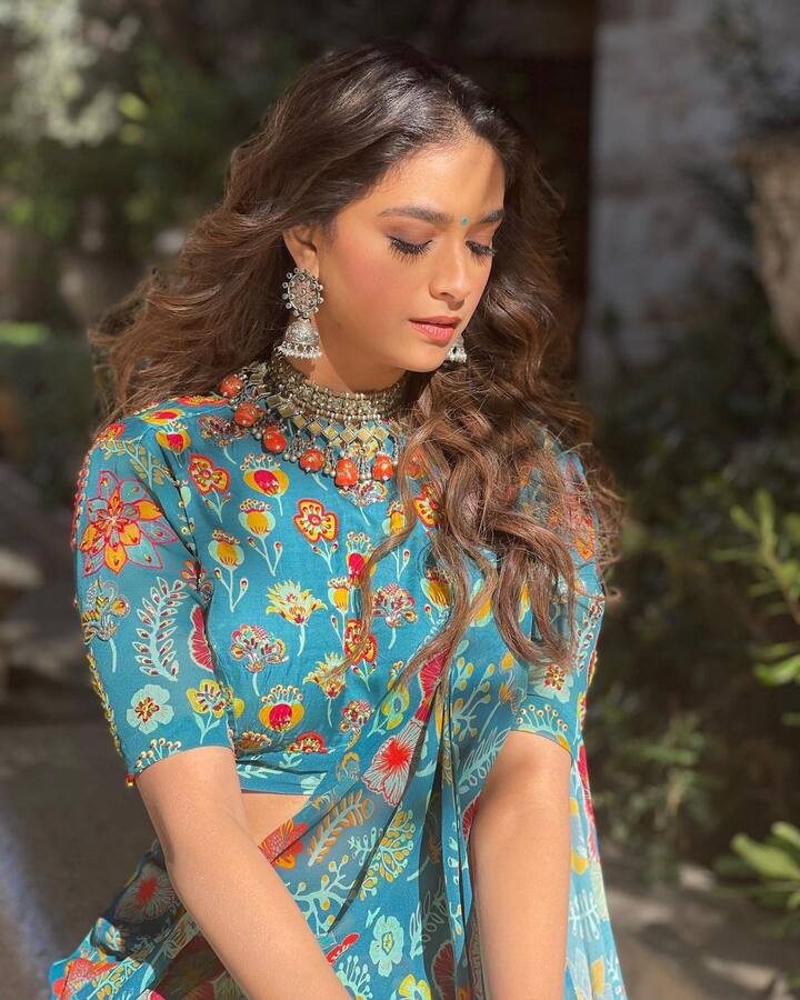 సినిమాల్లోకి రాకపోయుంటే ఫ్యాషన్ డిజైనర్గా సెటిలయ్యి ఉండేదానని ఓ ఇంటర్వూలో చెప్పింది కీర్తి.