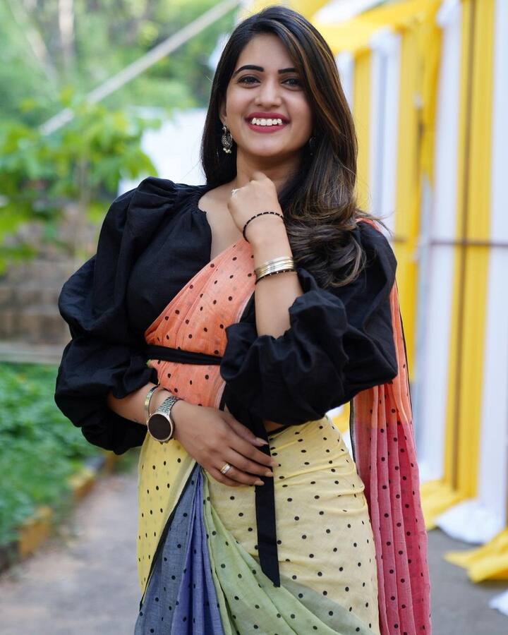 స్రవంతి చొక్కారపు అందమైన ఫోటోలు