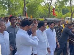 యువగళం యాత్రలో ఆసక్తికరపరిణామం, వైఎస్ స్మృతి వనానికి నారా లోకేశ్ నివాళి