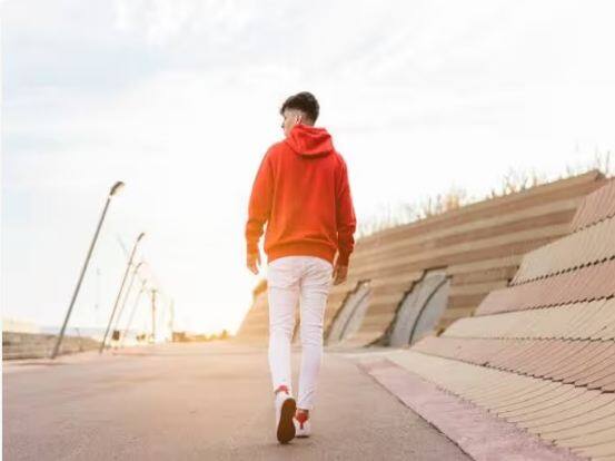 Walk upside down for 20 minutes daily and then see the surprising benefits of health Reverse walking cures these diseases ਰੋਜ਼ਾਨਾ 20 ਮਿੰਟ ਚੱਲੋ ਉਲਟਾ ਅਤੇ ਫਿਰ ਦੇਖੋ ਸਿਹਤ ਦੇ ਹੈਰਾਨੀਜਨਕ ਫਾਇਦੇ... Reverse Walking ਕਰਨ ਨਾਲ ਇਨ੍ਹਾਂ ਬੀਮਾਰੀਆਂ ਦੀ ਹੋਵੇਗੀ ਛੁੱਟੀ