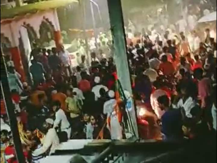 Ambedkar Nagar SP BJP Workers Clash Stone Pelting During Victory Procession Case Filed Against SP MLA ANN UP Nikay Chunav Results: अंबेडकरनगर में सपा और बीजेपी कार्यकर्ताओं में जुलूस के दौरान झड़प, विधायक पर भीड़ को उकसाने का आरोप
