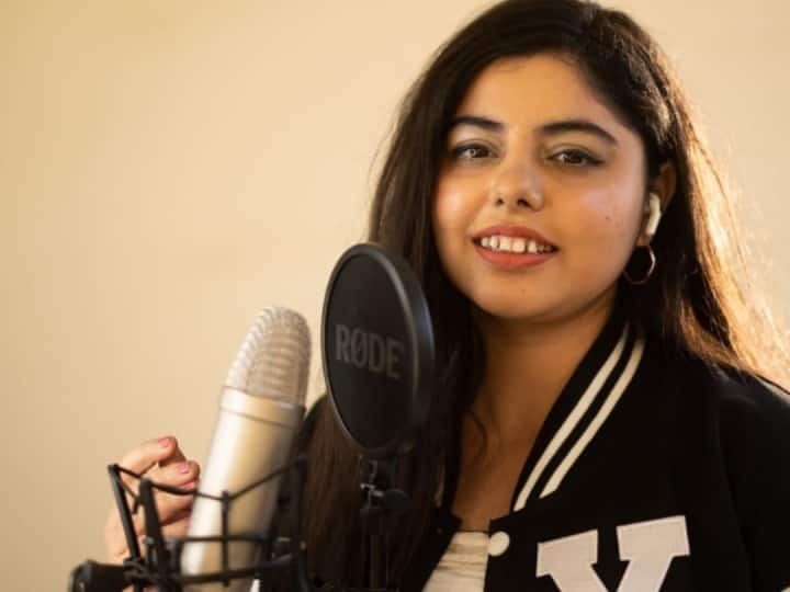 Watch: 'घोड़े पे सवार' गाने को आठ भाषाओं में गाकर सबको चौंकाया! राजस्थान की इस सिंगर ने किया कमाल Jaipur Bhavna Sharma made Record by singing in eight languages idea is Lata Mangeshkar ANN Watch: 'घोड़े पे सवार' गाने को आठ भाषाओं में गाकर सबको चौंकाया! राजस्थान की इस सिंगर ने किया कमाल