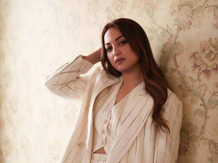 Sonakshi Sinha On Rowdy Rathore: 'राउडी राठौड़ जैसी फिल्म अब नहीं करूंगी', सोनाक्षी सिन्हा ने क्यों दिया ये बड़ा बयान? जानिए पूरा मामला Sonakshi Sinha on Akshay Kumar film Rowdy Rathore says i wont do something like that now Sonakshi Sinha On Rowdy Rathore: 'राउडी राठौड़ जैसी फिल्म अब नहीं करूंगी', सोनाक्षी सिन्हा ने क्यों दिया ये बड़ा बयान? जानिए पूरा मामला