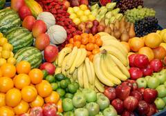 Health Tips: रोज कोणतेही एक फळ खाण्याची सवय लावा, अनेक गंभीर आजार दूर होतील, जाणून घ्या कसे?