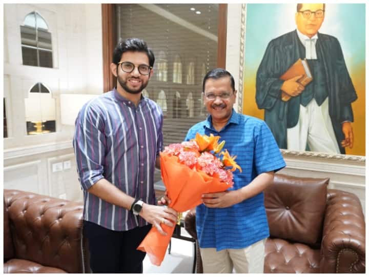 shiv sena ubt leader aditya thackeray meets cm arvind kejriwal in delhi Delhi Politics: भगवंत मान से पहले CM अरविंद केजरीवाल से मिले आदित्य ठाकरे, जानें क्या हैं इसके मायने?