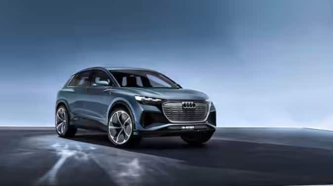 ਚੌਥੀ ਕਾਰ ਔਡੀ ਦੀ Q4 e-tron SUV ਹੈ, ਜਿਸ ਦੀ ਕੀਮਤ 1.01 ਕਰੋੜ ਰੁਪਏ, ਐਕਸ-ਸ਼ੋਰੂਮ ਹੈ। ਇਸਦੀ ਟਾਪ ਸਪੀਡ 160 kmph, ਡਰਾਈਵਿੰਗ ਰੇਂਜ 405 km, ਪਾਵਰ ਪੈਕ 150 kWh ਹੈ।
