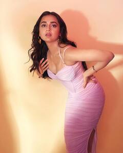 Tejasswi Prakasha PHOTO: બોડીકોન ડ્રેસમાં બાર્બી ડોલ લાગી તેજસ્વી પ્રકાશ, જુઓ બોલ્ડ તસવીરો