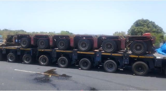 मुंबई-अहमदाबाद राष्ट्रीय महामार्गावर आज (14 मे)अपघात घडला.