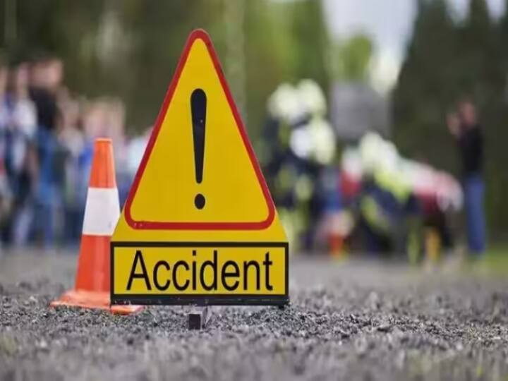 Prayagraj Accident Four people of the same family died in a horrific Car accident UP News: प्रयागराज में भीषण सड़क हादसा, घर के सामने बैठे परिवार के चार लोगों को तेज रफ्तार कार ने कुचला, मौत