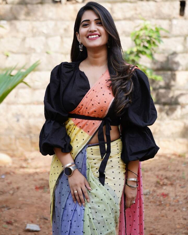 స్రవంతి చొక్కారపు అందమైన ఫోటోలు