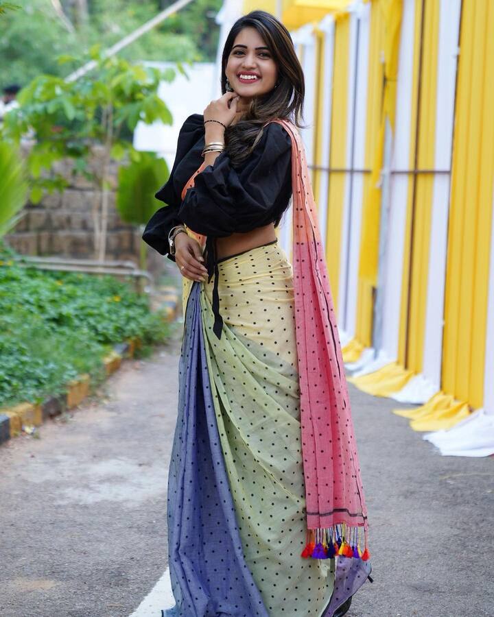 స్రవంతి చొక్కారపు అందమైన ఫోటోలు