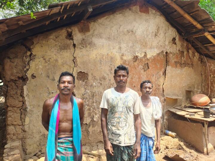 Bastar: नियमों को ताक पर रखकर संचालित हो रही खदानें, ब्लास्ट से घरों में पड़ रहीं दरारें, सैकड़ों ग्रामीण बीमार Mines are being operated in Bastar keeping the rules in check, cracks are falling in houses due to blast ann Bastar: नियमों को ताक पर रखकर संचालित हो रही खदानें, ब्लास्ट से घरों में पड़ रहीं दरारें, सैकड़ों ग्रामीण बीमार