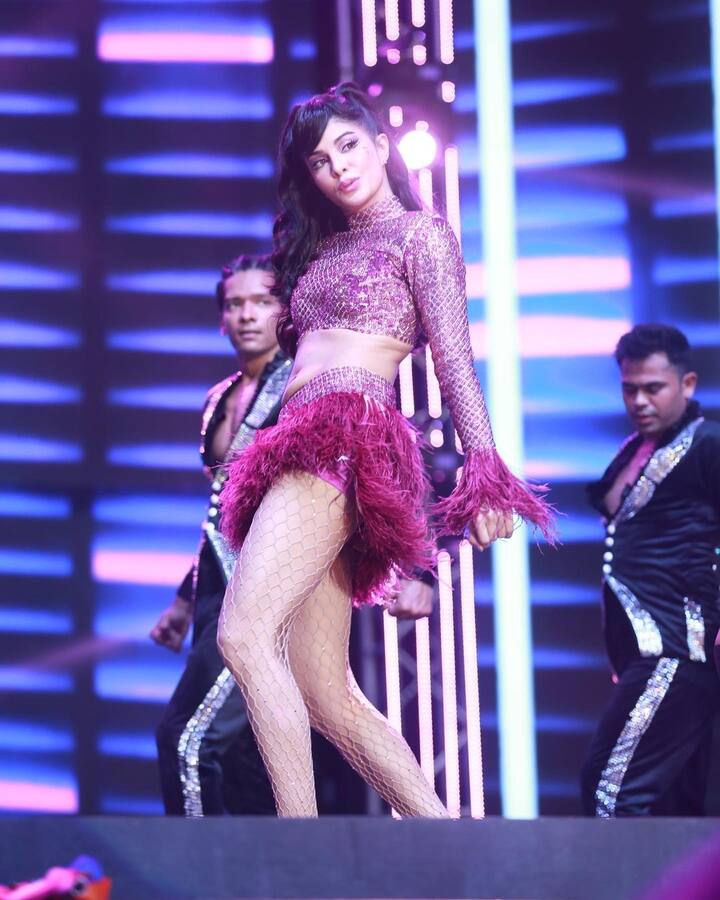 అందమైన బాలీవుడ్ నటి జాక్వెలిన్ ఫెర్నాండేజ్