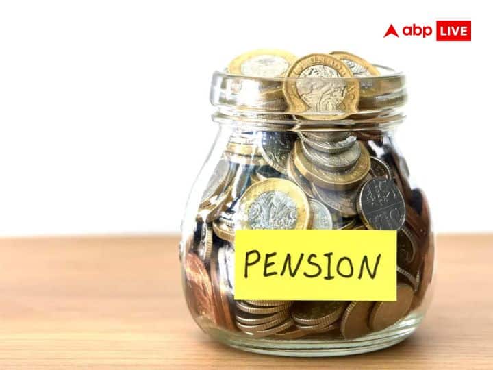 Old Pension Scheme Government Employees Of Uttar Pradesh To Intensify Agitation To Restore OPS Old Pension Scheme: पुरानी पेंशन व्‍यवस्‍था बहाली को लेकर उत्तर प्रदेश के सरकारी कर्मचारी करेंगे आंदोलन, 21 मई को निकालेंगे मशाल जुलूस