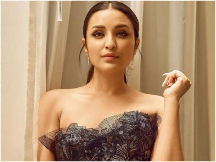 Parineeti House Pics: परिणीति चोपड़ा इन दिनों आप सांसद राघव चड्ढा से सगाई को लेकर सुर्खियों में हैं. वहीं एक्ट्रेस की लाइफस्टाइल की बात करें तो वे मुंबई में आलीशान अपार्टमेंट में रहती हैं.