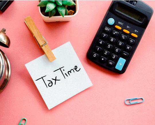 ਜੀਐਸਟੀ ਤਹਿਤ 1.4 ਕਰੋੜ ਕਾਰੋਬਾਰ ਰਜਿਸਟਰਡ : ਮਹੱਤਵਪੂਰਨ ਗੱਲ ਇਹ ਹੈ ਕਿ ਟੈਕਸ ਚੋਰੀ 'ਤੇ ਧਿਆਨ ਅਜਿਹੇ ਸਮੇਂ ਆਇਆ ਹੈ ਜਦੋਂ ਜੀਐੱਸਟੀ ਵਿਭਾਗ ਫਰਜ਼ੀ ਚਲਾਨ ਅਤੇ ਟੈਕਸ ਚੋਰੀ 'ਤੇ ਨਕੇਲ ਕੱਸਣ ਦੀ ਕੋਸ਼ਿਸ਼ ਕਰ ਰਿਹਾ ਹੈ। ਜੀਐਸਟੀ ਅਧੀਨ 1.4 ਕਰੋੜ ਰਜਿਸਟ੍ਰੇਸ਼ਨ ਕਾਰੋਬਾਰ ਅਤੇ ਪੇਸ਼ੇਵਰ ਹਨ। ਸਰਕਾਰ ਟੈਕਸ ਚੋਰੀ ਕਰਨ ਵਾਲਿਆਂ 'ਤੇ ਟੈਕਸ ਲਿਆਉਣ ਦਾ ਫੈਸਲਾ ਕਰਕੇ ਟੈਕਸਦਾਤਾਵਾਂ ਦਾ ਵਿਸਥਾਰ ਕਰਨਾ ਚਾਹੁੰਦੀ ਹੈ।