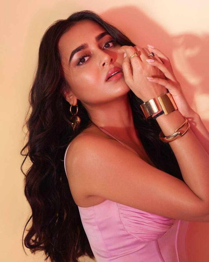 Tejasswi Prakash rose to fame after taking part in Season 13 of the reality television show Bigg Boss.