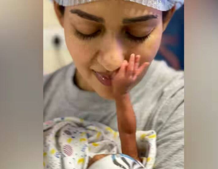vignesh shivan posted unseen pictures of the nayanthara getting emotional after the birth of their twins  Nayanthara ની આ અનસીન તસવીરો વાયરલ, જુડવા બાળકોને જ્યારે પહેલી વખત હાથમાં લઈ થઈ હતી ઈમોશનલ