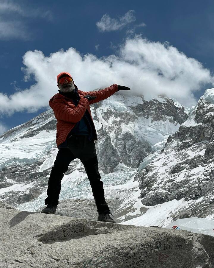 shared pictures from his climb after finally reaching Everest Base camp. He wrote, “This is how I looked post my trekking of EBC for 11 days .. HAPPY and surf through the other pics to see how I feel.. TOP OF THE WORLD, literally.”
