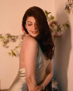 పంచదార చిలకలా మెస్మరైజ్ చేస్తున్న ప్రణీత సుభాష్