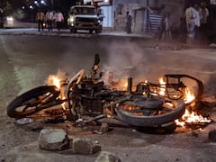 अकोला में हिंसा के बाद तनाव जारी, इंटरनेट बंद, परीक्षाएं टलीं, पथराव से एक की मौत और आठ घायल