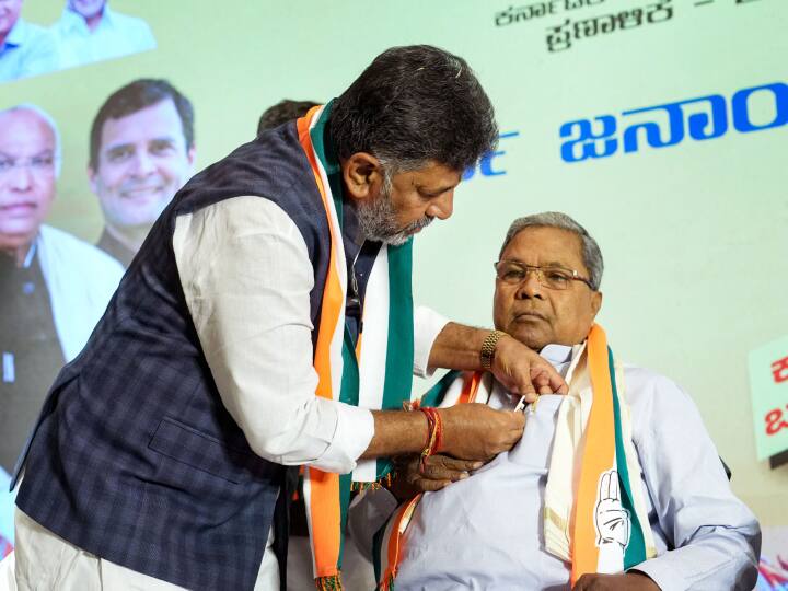 Karnataka CM Race: डीके शिवकुमार और सिद्धारमैया की क्या है ताकत, कमजोरी, अवसर और जोखिम? बड़ी बातें Karnataka CM Race 2023 strengths weaknesses opportunities and risks of Siddaramaiah and Shivakumar Karnataka CM Race: डीके शिवकुमार और सिद्धारमैया की क्या है ताकत, कमजोरी, अवसर और जोखिम? बड़ी बातें