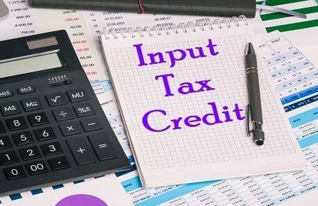 Banking Transaction: ਗੁੱਡ ਐਂਡ ਸਰਵਿਸ ਟੈਕਸ (GST) ਅਥਾਰਟੀ ਹੁਣ ਰੀਅਲ ਟਾਈਮ ਐਕਸੈਸ ਲਈ ਟੈਕਸਦਾਤਾਵਾਂ ਦੇ ਬੈਂਕਿੰਗ ਲੈਣ-ਦੇਣ (Banking Transaction) ਦੀ ਨਿਗਰਾਨੀ ਕਰ ਰਹੀ ਹੈ। ਇਸ ਦਾ ਮਤਲਬ ਹੈ ਕਿ ਫਰਜ਼ੀ ਇਨਵੌਇਸ ਦੀ ਪਛਾਣ ਅਤੇ ਇਨਪੁਟ ਟੈਕਸ ਕ੍ਰੈਡਿਟ ਇਨਪੁਟਸ ਦੀ ਵਰਤੋਂ ਕਾਰੋਬਾਰੀ ਸੈਕਸ਼ਨ ਦੁਆਰਾ ਕੀਤੀ ਜਾ ਸਕਦੀ ਹੈ। ਹਾਲ ਹੀ ਵਿੱਚ, ਜੀਐਸਟੀ ਵਿਭਾਗ ਦੀ ਜਾਂਚ ਵਿੱਚ ਸਾਹਮਣੇ ਆਇਆ ਹੈ ਕਿ ਜਾਅਲੀ ਚਲਾਨ ਰਾਹੀਂ ਅਣਉਚਿਤ ਟੈਕਸ ਕ੍ਰੈਡਿਟ ਹਵਾਲਾ ਲੈਣ-ਦੇਣ ਲਈ ਵਰਤਿਆ ਜਾ ਰਿਹਾ ਹੈ।