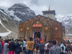 बर्फबारी और ग्लेशियर टूटने के बाद भी नहीं रुक रहे श्रद्धालु, 20 दिन में तीन लाख भक्त पहुंचे केदारनाथ