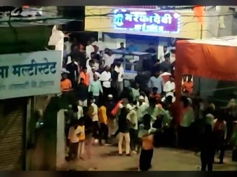 Maharashtra Ahmednagar Violence News Ahmednagar Shevgaon violence clashes between two communities over sambhaji maharaj jayanti procession अहमदनगरच्या शेवगावमध्ये दोन गटांत राडा; अनेक वाहनांचं मोठं नुकसान, परिस्थिती नियंत्रणात