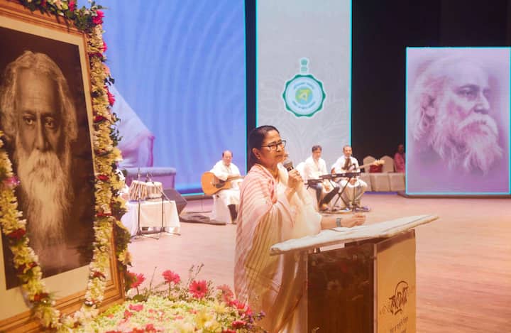 এবার বললেন, ''কেন্দ্রীয় সরকারি চাকরি খুঁজে নিন, আরও বেশি ডিএ পাবেন'।