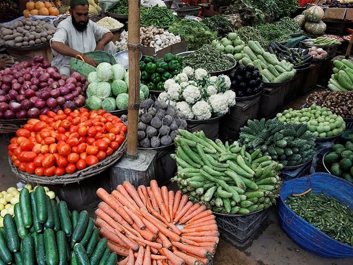 Inflation Update: Finance Ministry in its report expressed concern over the rising prices of tomatoes