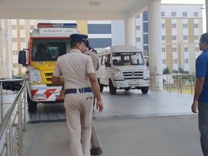 Namakkal Three North State workers with burn injuries were admitted to the government hospital for treatment TNN நாமக்கல்லில் கொட்டகைகளுக்கு பெட்ரோல் குண்டு வீசி தீ வைப்பு - 3  வட மாநில தொழிலாளர்கள் தீக்காயம்