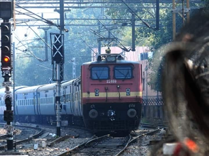 Mumbai To Varanasi  Weekly Summer Special Train Will Run halt at Satna Jabalpur Katni stations of MP ANN Mumbai to Varanasi Summer Special Train: मुम्बई से वाराणसी के बीच चलेगी वीकली समर स्पेशल ट्रेन, एमपी के इन स्टेशनों पर होगा हाल्ट