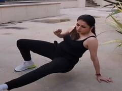 54 की उम्र में अपने से कई साल छोटी एक्ट्रेस को मात देती है सलमान खान की ये एक्ट्रेस, जानें क्या है फिटनेस सीक्रेट्स