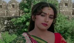 जब Madhuri Dixit के ‘चोली के पीछे’ सॉन्ग पर हुआ था खूब बवाल, देशभर से बैन करने की उठी थी मांग