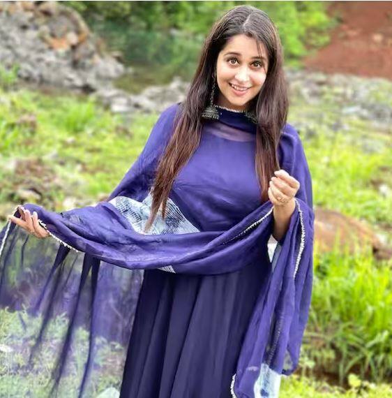 ਕਦੇ ਦੀਪਿਕਾ ਲਕਸ਼ਮੀ ਬਣੀ ਤਾਂ ਕਦੇ ਹੀਰੋਇਨ, ਫ਼ਿਲਮਾਂ ਵਿੱਚ ਵੀ ਕੰਮ ਕੀਤਾ, ਕੁੱਲ ਮਿਲਾ ਕੇ ਇਹ ਕਹਿਣਾ ਗਲਤ ਨਹੀਂ ਹੋਵੇਗਾ ਕਿ ਦੀਪਿਕਾ ਨੇ ਇੰਡਸਟਰੀ ਵਿੱਚ ਇੱਕ ਵੱਖਰਾ ਮੁਕਾਮ ਹਾਸਲ ਕੀਤਾ ਹੈ।