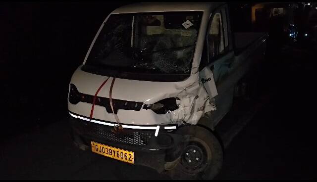 Rajkot: Rickshaw and Chota Hathi accident near gondal highway, sixth injured Rajkot: ગોંડલ હાઇવે પર અકસ્માત, છોટા હાથી અને રીક્ષા સામ-સામે ટકરાયા, 6 લોકો ઘાયલ