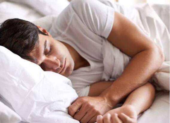 ਇਸ ਦੇਸ਼ ਦੇ ਲੋਕ ਘੰਟੇ ਨਹੀਂ, ਮਹੀਨਿਆਂ ਦੇ ਹਿਸਾਬ ਨਾਲ ਸੌਂਦੇ ਹਨ