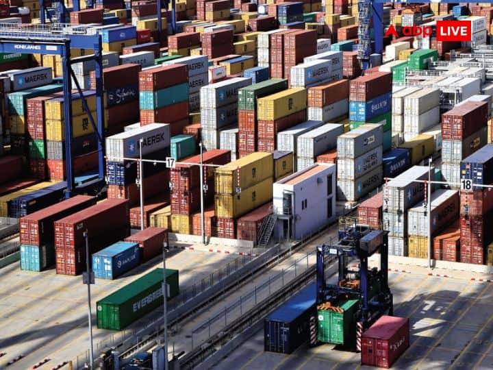 India Exports In April 2023 Declines By 12.7 Percent To 34.66 Billion Dollar Import Also Fells Down India Trade Data: अप्रैल महीने में एक्सपोर्ट में 12.7 फीसदी की गिरावट, 34.66 बिलियन डॉलर का हुआ निर्यात