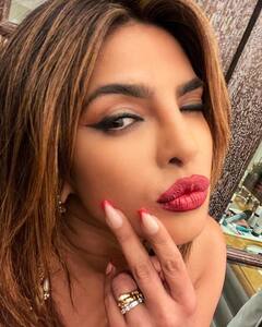 Aitraaz की शूटिंग के दौरान Priyanka Chopra ने की थी ऐसी हरकत, मां मधु ने दे डाली थी धमकी!