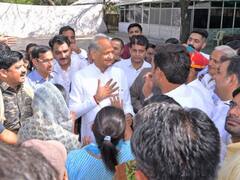 मुख्यमंत्री अशोक गहलोत से बातचीत के बाद सरपंचों ने खत्म किया आंदोलन, पंचायतों के खातों में जल्द आएंगे 4,000 करोड़