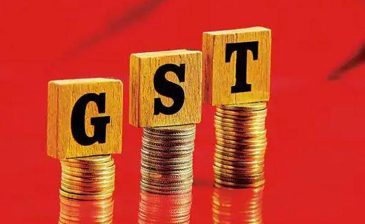 ਟੈਕਸ ਚੋਰੀ ਨੂੰ ਰੋਕਣ ਦੀ ਤਿਆਰੀ : ਵਰਤਮਾਨ ਵਿੱਚ, ਟੈਕਸ ਚੋਰੀ 'ਤੇ ਨਜ਼ਰ ਰੱਖਣ ਲਈ, ਆਮਦਨ ਕਰ ਵਿਭਾਗ ਉੱਚ ਮੁੱਲ ਦੇ ਲੈਣ-ਦੇਣ, ਸ਼ੱਕੀ ਲੈਣ-ਦੇਣ ਦੇ ਨਾਲ-ਨਾਲ ਇੱਕ ਨਿਸ਼ਚਤ ਸੀਮਾ ਤੋਂ ਵੱਧ ਨਕਦੀ ਜਮ੍ਹਾਂ ਦੇ ਅੰਕੜੇ ਪ੍ਰਾਪਤ ਕਰਦਾ ਹੈ। ਰਿਪੋਰਟ ਵਿਚ ਕਿਹਾ ਗਿਆ ਹੈ ਕਿ ਕੇਂਦਰੀ ਅਸਿੱਧੇ ਟੈਕਸ ਅਤੇ ਕਸਟਮ ਬੋਰਡ (ਸੀ.ਬੀ.ਆਈ.ਸੀ.) ਨੇ ਫਰਜ਼ੀ ਚਲਾਨਾਂ ਨੂੰ ਰੋਕਣ ਲਈ ਵੀ ਇਹ ਮੁੱਦਾ ਉਠਾਇਆ ਹੈ ਤਾਂ ਜੋ ਟੈਕਸ ਚੋਰੀ ਨੂੰ ਰੋਕਿਆ ਜਾ ਸਕੇ। ਰਿਪੋਰਟ ਵਿੱਚ ਕਿਹਾ ਗਿਆ ਹੈ ਕਿ ਆਰਬੀਆਈ ਨਾਲ ਵਿਚਾਰ-ਵਟਾਂਦਰੇ ਦੀ ਲੋੜ ਹੈ।