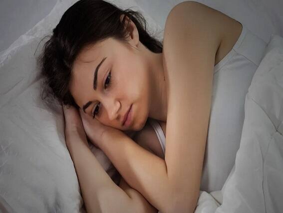 How long can one survive without sleeping? What if you don't get enough sleep? Know the answer here Health: ઊંઘ્યા વિના ક્યાં સુધી જીવી શકાય? જો તમને પૂરતી ઊંઘ ન મળે તો શું થાય? જાણો જવાબ