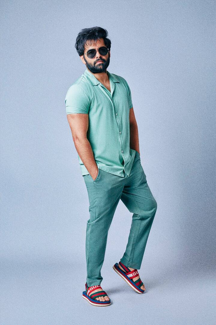 இன்று பிறந்தநாள் காணும் புல்லட் நாயகன் ராமிற்கு பிரபலங்களும் ரசிகர்களும் வாழ்த்து மழையை பொழிந்து வருகின்றனர்.