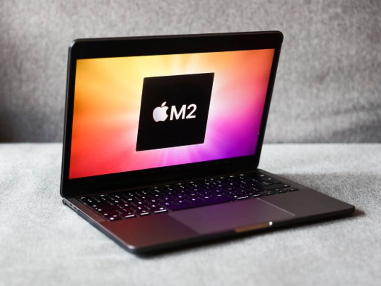 New Apple Macs M3 Chips Launch End 2023 Mark Gurman Bloomberg
