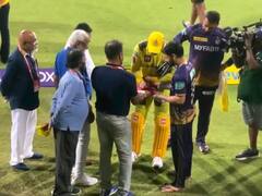 रिंकू सिंह के मुरीद हुए धोनी, मैच के बाद दिया बेहद खास तोहफा